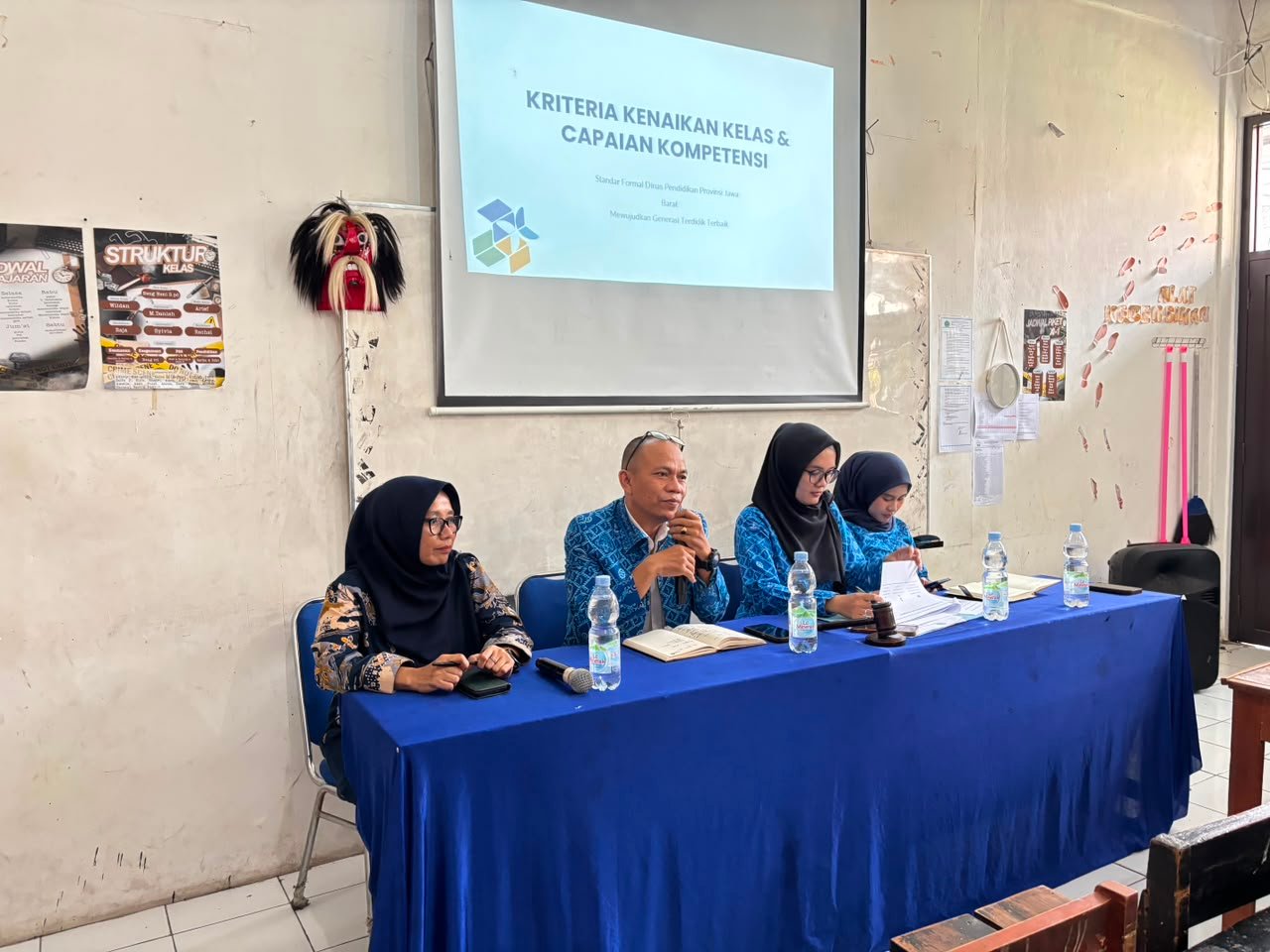 Penyampaian standar penilaian pendidikan oleh guru